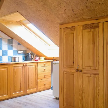 2 Bedroom Cozy In Apartament